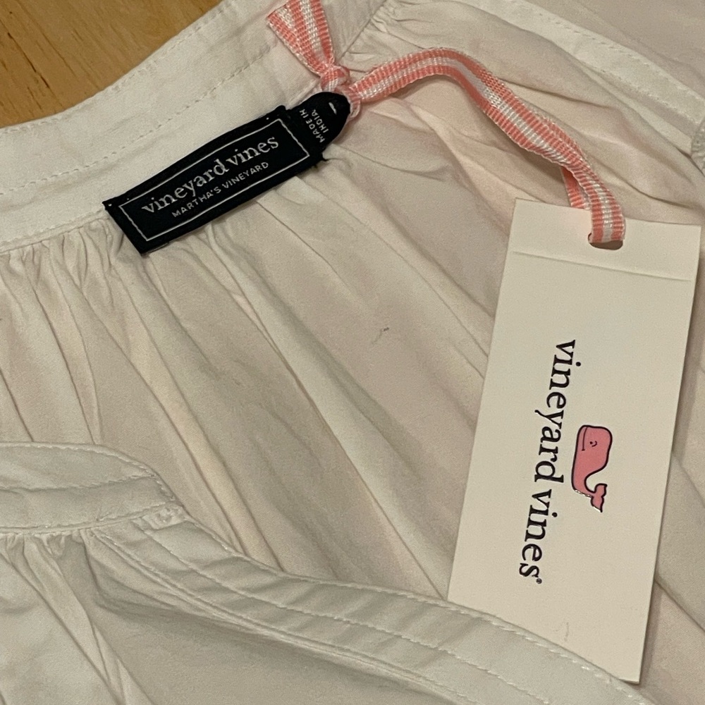 New with tags - Vineyard Vines capped sleeve button down blouse